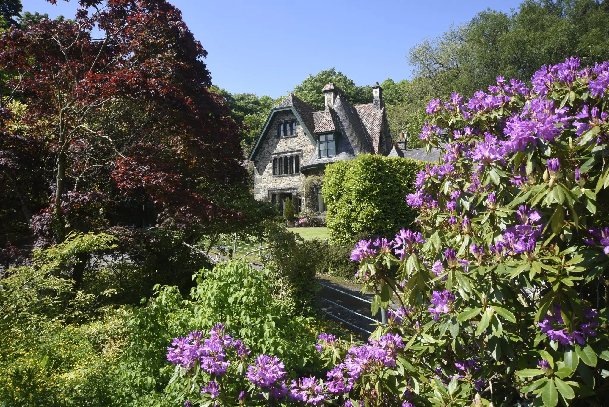 The Beautiful Blooming Gardens of Pensychnant Conservation Centre