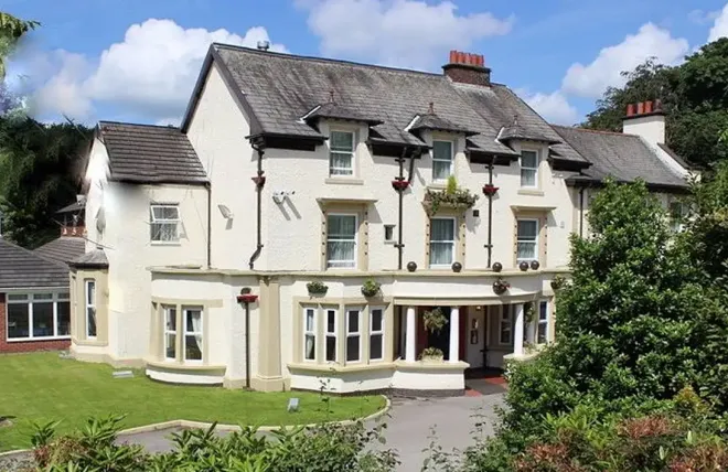 Briars_Hall_Hotel.webp